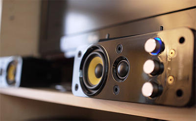 录制的音效录制的音效主要指天然界中的各种声音,如雷声,雨声,鸟声