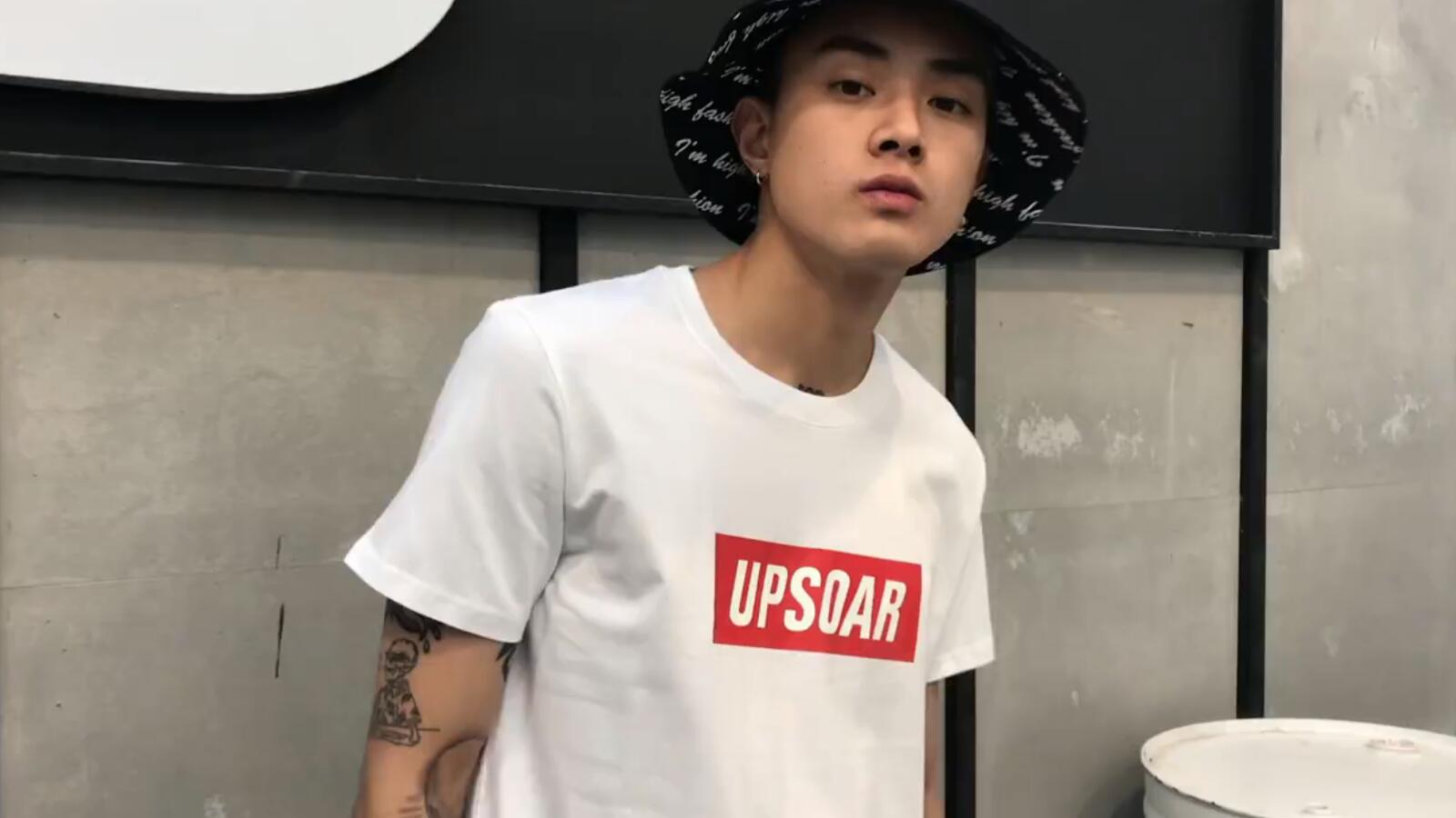 T恤男产品展示视频_短片定制视频制作_视频工厂—企业形象|产品宣传片制作